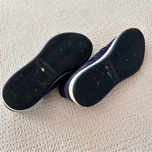 Authentic Blue Suede Giorgio Armani Sneaker. Size 9 - Picture 4 of 7